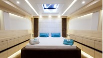 30m superyacht Hamilton - Master stateroom-001